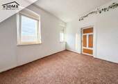 04_Wohnzimmer_OG.jpg - Mehrfamilienhaus, Wohnhaus mit 181,00 m&sup2; in Graben-Neudorf zum Kaufen