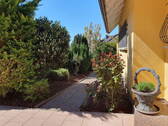 Weg in den Garten - Einfamilienhaus mit 268,00 m&sup2; in Alfeld (Leine) zum Kaufen