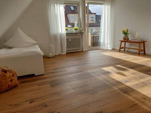 Wohnraum - 1 Zimmer Etagenwohnung zur Miete in Stuttgart