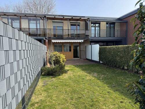 Ansicht (1).JPG - ### einfaches 4-Zimmer-Mittelreihenhaus mit Vollkeller und Garage ###