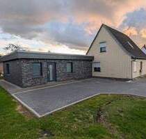 Saniertes Einfamilienhaus mit Einliegerwohnung in Nordenham