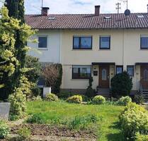 Ein Haus zum Wohlfühlen mit Wintergarten, Balkon und separater Garage - Frickenhausen-Tischardt