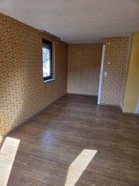 Kinderzimmer Blick zur Tür - 
