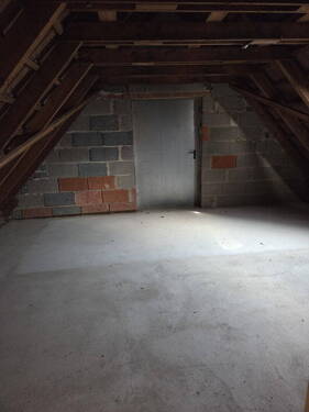 Dachboden über Garage - 