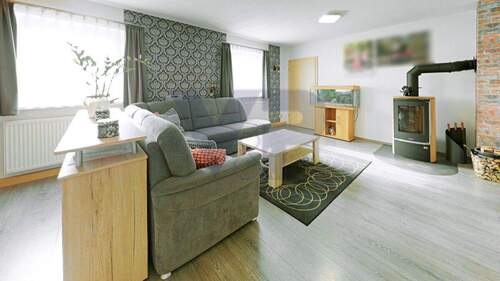 Wohnzimmer EG - 1 Zimmer Einfamilienhaus in Gera