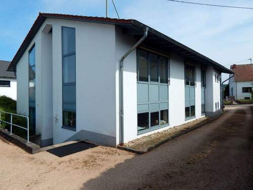 E1435 - (23) - Einfamilienhaus mit 307,60 m&sup2; in Losheim am See zum Kaufen