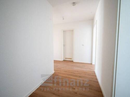 Flur - Etagenwohnung mit 66,00 m&sup2; in Chemnitz zur Miete