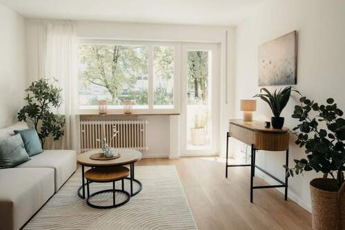 Wohnzimmer mit Aussicht - Von privat: Sonnige 3-Zimmer-Wohnung in Kaufbeuren (provisionsfrei)