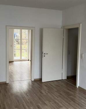 Blick in die Wohnung - 6 Zimmer Etagenwohnung in Lebach