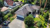 Altersgerechter Wohnsitz - Bungalow Energieklasse A mit Doppelgarage, Erdwärme, Kamin