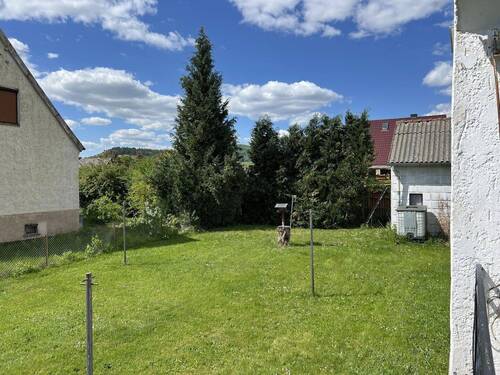 Blick zum Nachargrundstück - 