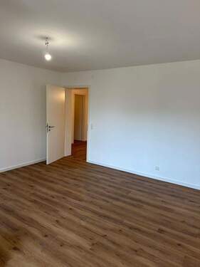 Wohnzimmer - Zentrumsnah Wohnen! 2-Zimmer-Stadtwohnung mit Tiefgarage und Kellerabteil!