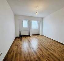 Raum zum Leben: Helle Wohnung mit schöner Wohnküche in Magdeburg Südost