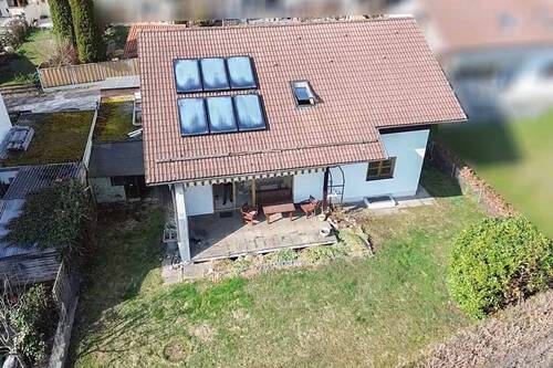 Garten Hausansicht - 7 Zimmer Einfamilienhaus in Kolbermoor