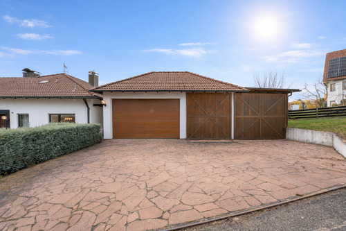 Garagen und Scheune - 