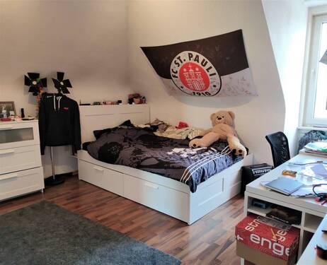 Zimmer links - Etagenwohnung mit 60,00 m&sup2; in Gießen zur Miete