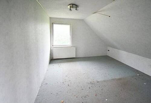 ...Gemütlichkeit durch Dachschrägen - 