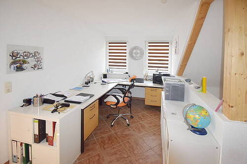 ...oben die Galerie als Homeoffice - 