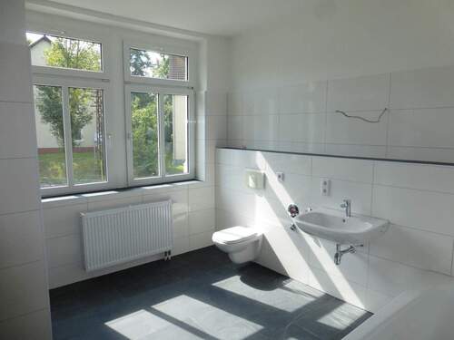 Bad1 - Etagenwohnung mit 79,00 m&sup2; in Lichtenstein zur Miete