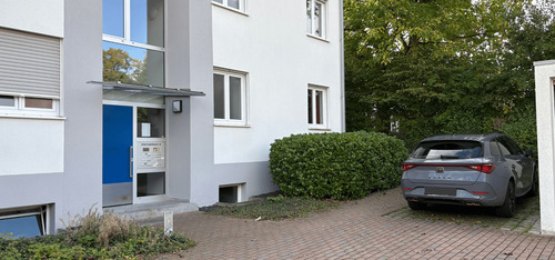 Eingangsbereich mit Stellplatz - 