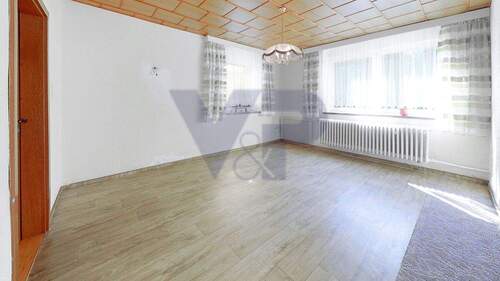 Wohnzimmer - 4 Zimmer Einfamilienhaus zum Kaufen in Pölzig / Beiersdorf