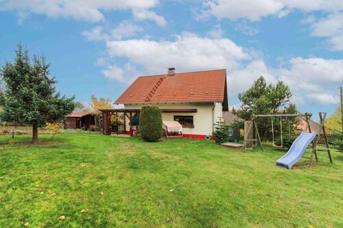 Garten mit Spielplatz - 