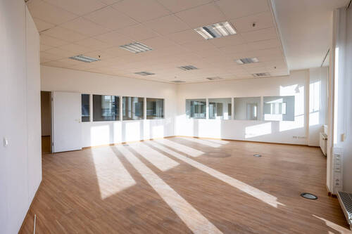 Flächen - *** BÜRO oder PRAXISFLÄCHEN - BARRIEREFREI durch PERSONENAUFZUG im 1 OG ***