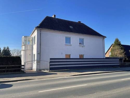 Haus v. Strassenansicht - 9 Zimmer Mehrfamilienhaus, Wohnhaus zum Kaufen in Minden