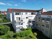 Außenansicht - Moderne Dachgeschosswohnung mit Galerie, Balkon und fantastischem Herkulesblick in Lohfelden!