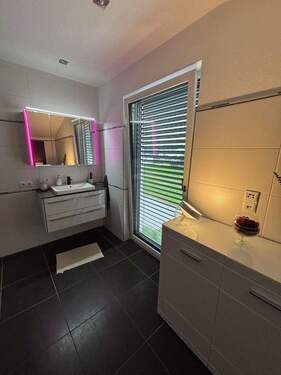 Bad mit Lichtspots - 