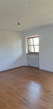 Wohnzimmer Ansicht 2 - 3 Zimmer Etagenwohnung in Eggstädt