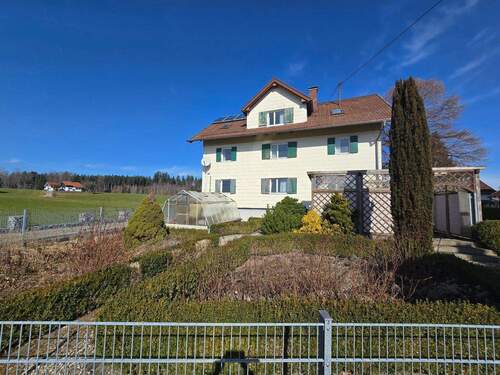 Hausansicht - Mehrfamilienhaus in WaltenhofenHegge