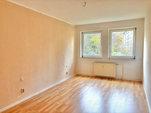 Helles Schlafzimmer - 2 Zimmer Etagenwohnung zum Kaufen in Berlin