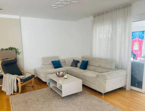 Wohnbereich - 6 Zimmer Mehrfamilienhaus, Wohnhaus zur Miete in Sersheim