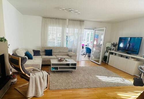 Wohnbereich - Mehrfamilienhaus, Wohnhaus mit 160,00 m&sup2; in Sersheim zur Miete