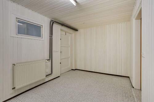 Keller mit Ausgang zum Hof - 