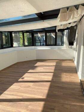 Wohnzimmer.JPG - 5 Zimmer Etagenwohnung zur Miete in Nürnberg