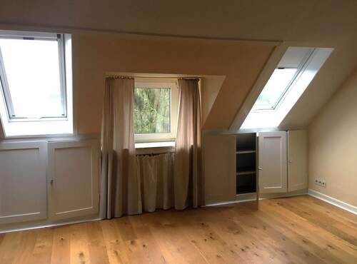 Einbauschränke unter den Dachschrägen - 