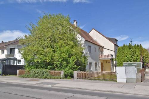 Aussenansicht - AIGNER - Großzügiges Grundstück mit Altbestand in Freising - Lerchenfeld