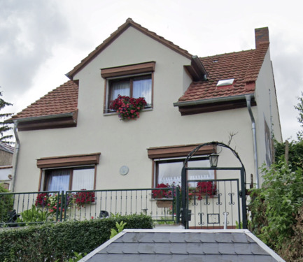 Außenansicht - Einfamilienhaus - Einfamilienhaus mit separatem Wohnbungalow in Erfurt-Hochheim