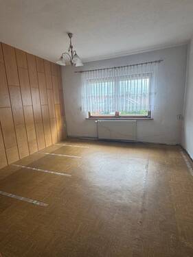 Wohnzimmer im Einfamilienhaus - Einfamilienhaus mit 182,70 m&sup2; in Erfurt zum Kaufen