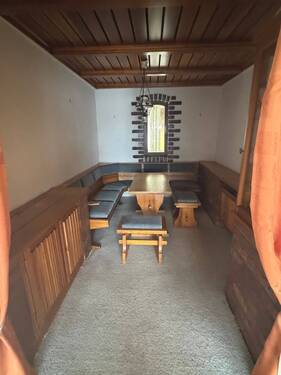 Mit dem Wohnzimmer verbundenes Party-/Esszimmer - 