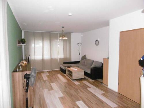 2. Wohnzimmer - 