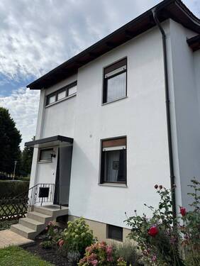 Hausansicht - 4 Zimmer Reihenendhaus in Landshut