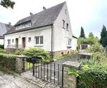 Außenansicht mit Zufahrt - 1 Zimmer Mehrfamilienhaus, Wohnhaus in Dortmund / Brackel