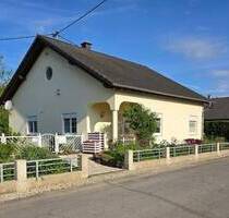 5 MIN. BIS REMICHSCHENGEN: WOHNHAUS MIT TOLLEM MOSELBLICK - Perl / Besch