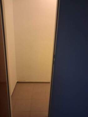 Abstellraum neben Küche - 
