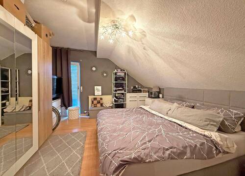 Schlafzimmer inkl. Balkonzugang - 