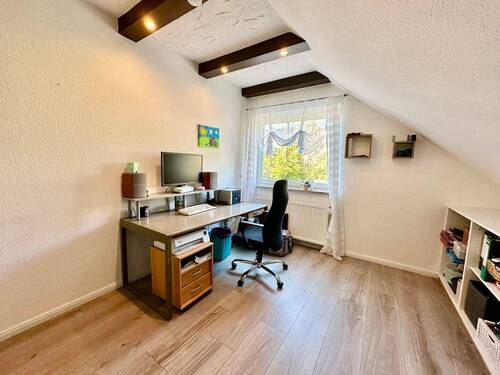 Schönes Büro / Kinderzimmer - 