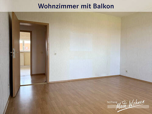 Wohnzimmer mit Balkon - 